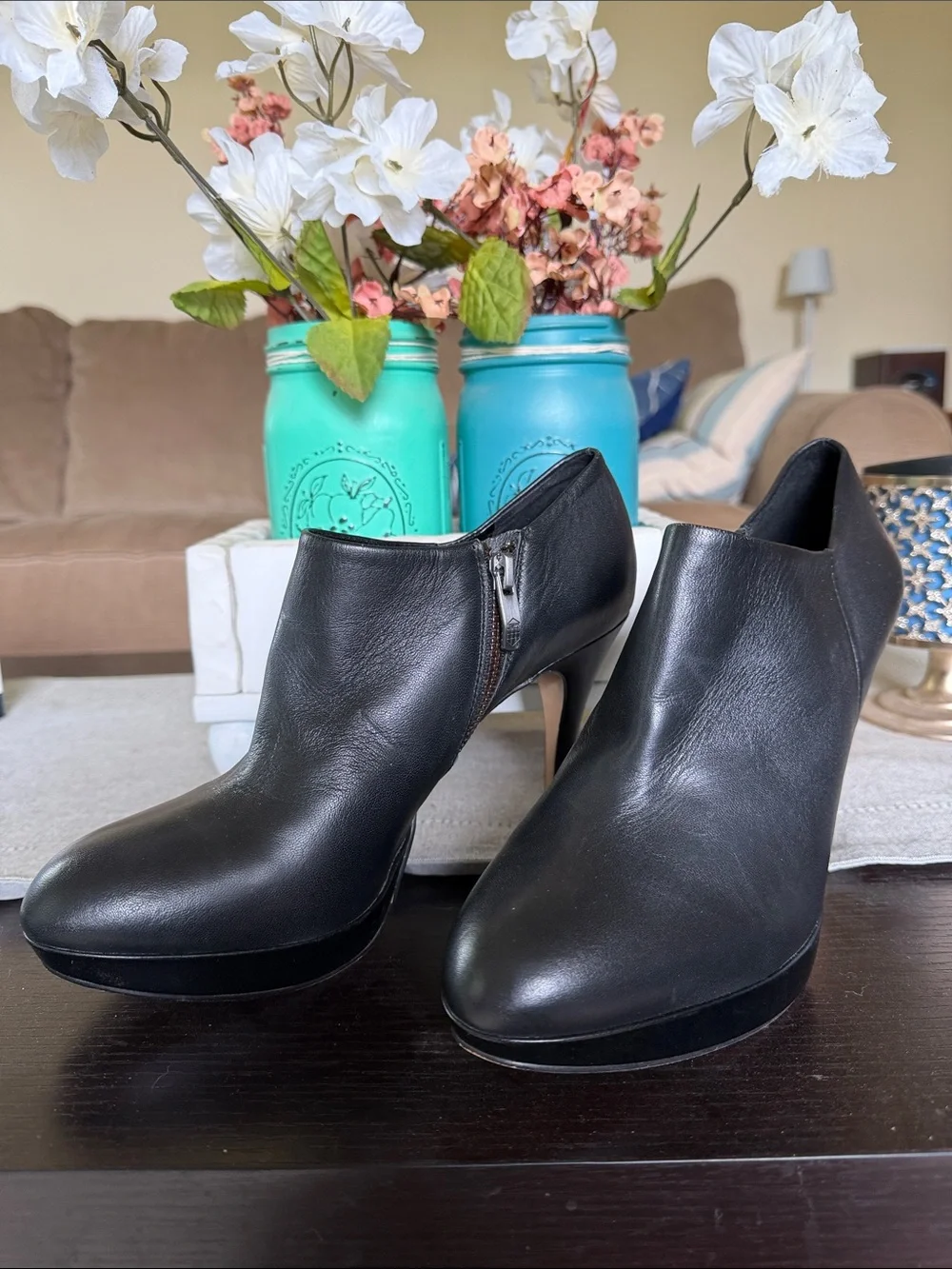 Vince Camuto bootie heels - Picture 2 of 6